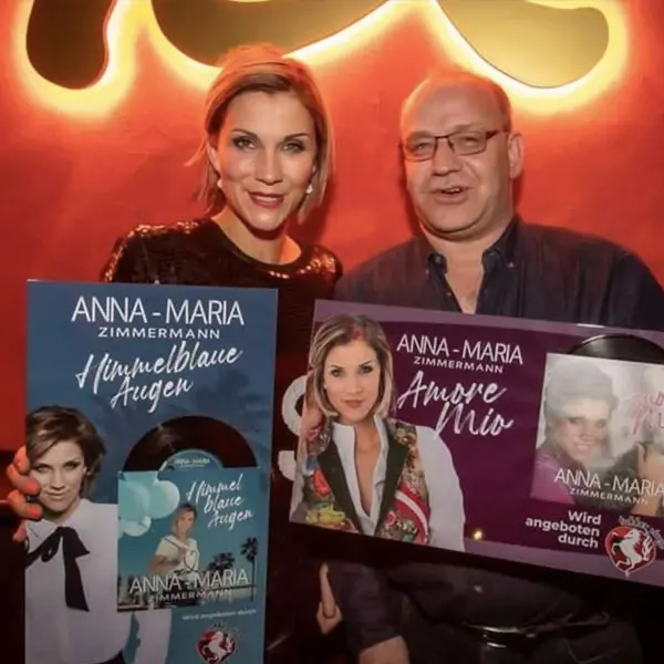 Overhandiging eerste LP Anna Maria Zimmermann (Tukker Vinyl)